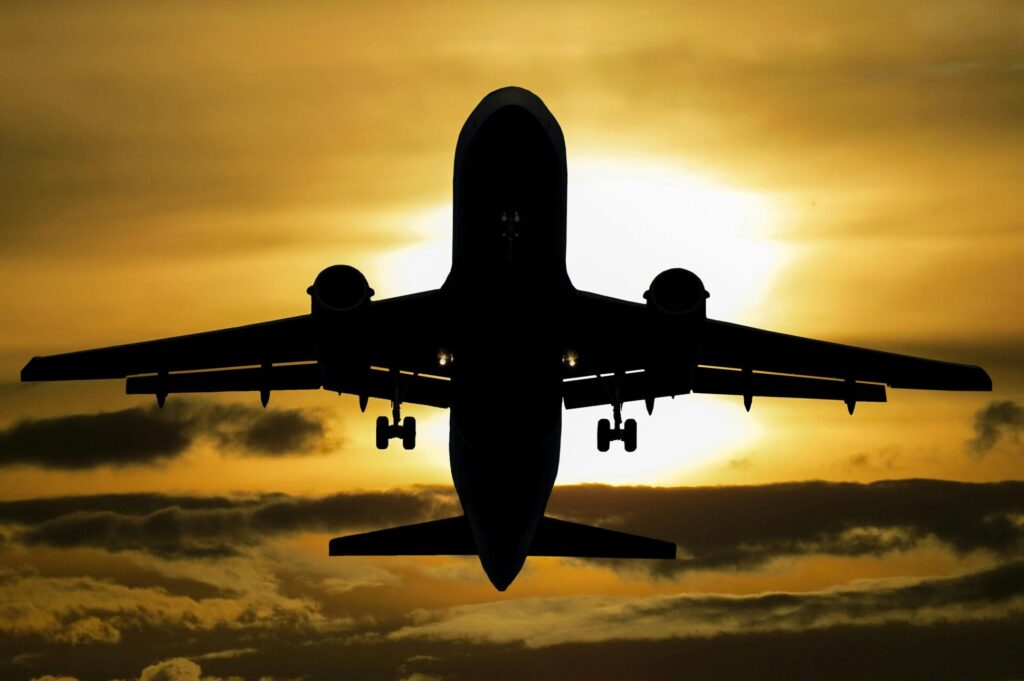 silhouette d'un avion