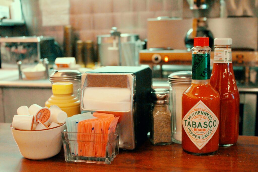 Condiments dans un diner américain