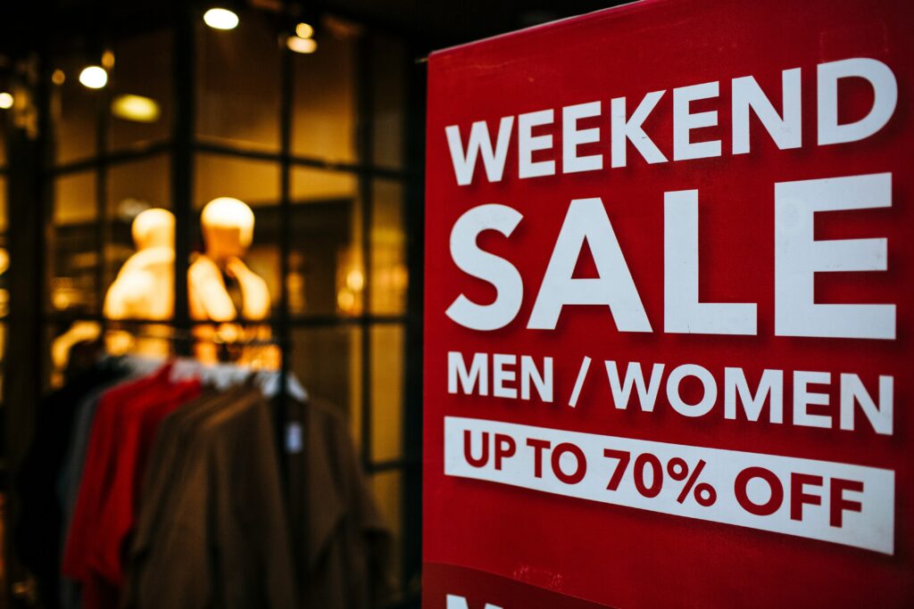 remises et soldes dans un magasin américain lors du black friday