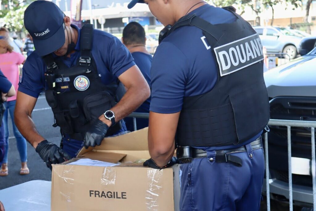 agents de douanes en Polynésie française